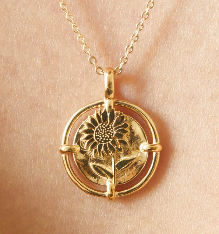 luxury emerald necklace -Sunflower Necklace With Frame