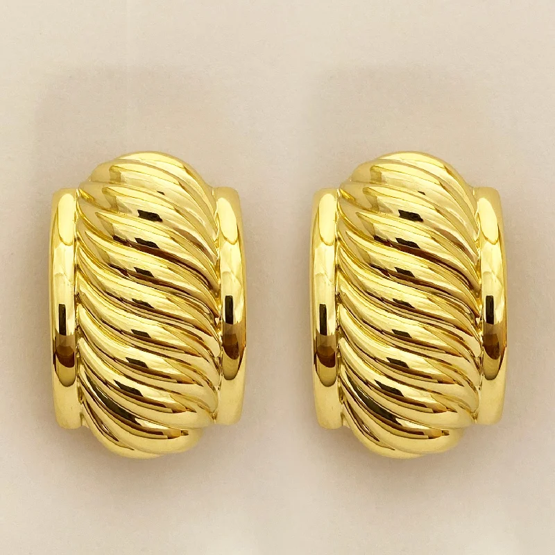 butterfly-shaped earrings -Earrings - 18K Gold